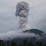 1716952862-Erupsi-Gunung-Ibu-BNPB