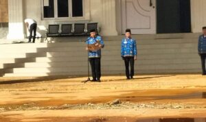 Foto, Sekda Taliabu Saat Upacara 17 Bulan Berjalan